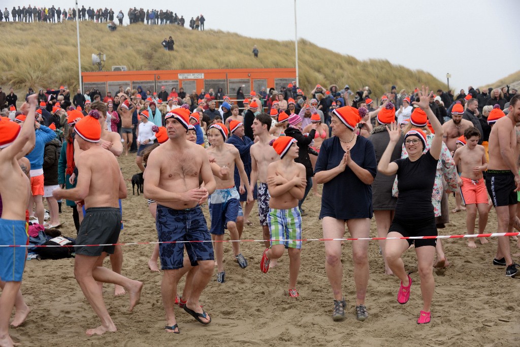 ../Images/Nieuwjaarsduik Nederzandt 2017 013.jpg